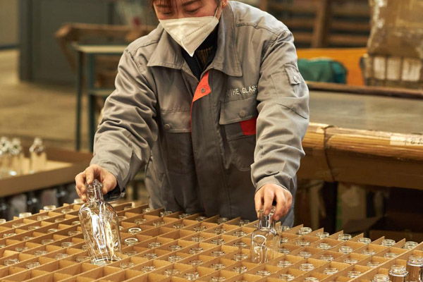 liquor glass packaging envasado de vidrio de licor