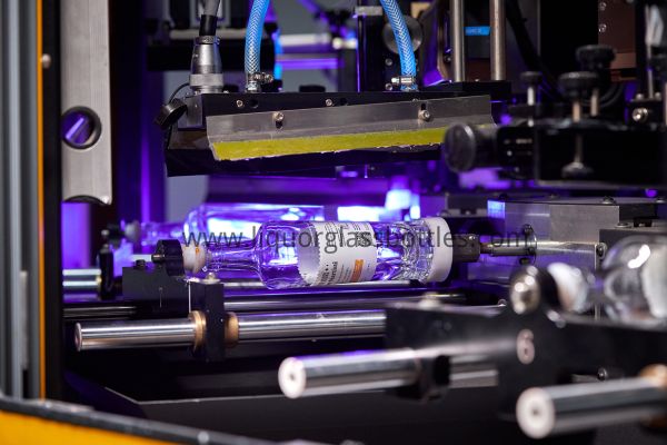 custom glass liquor bottle botella de licor de vidrio personalizado