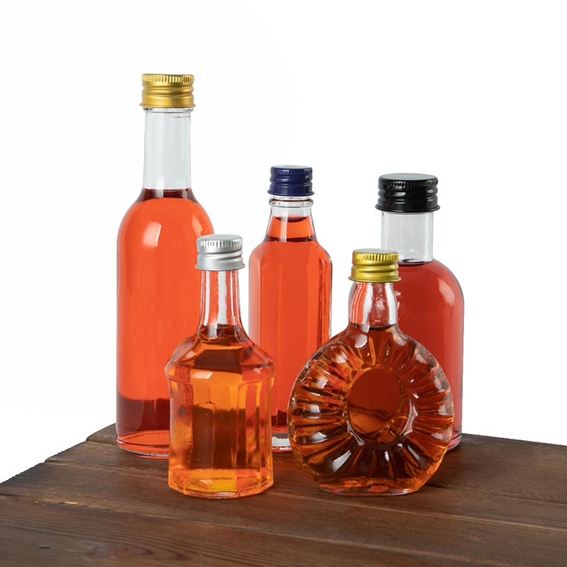 Mini Glass Liquor Bottle with Screw Cap (4) Mini botella de licor de vidrio con tapa de tornillo (4)
