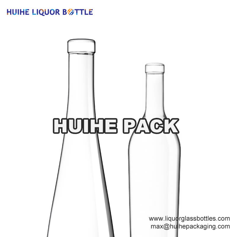 Botella de licor de plato