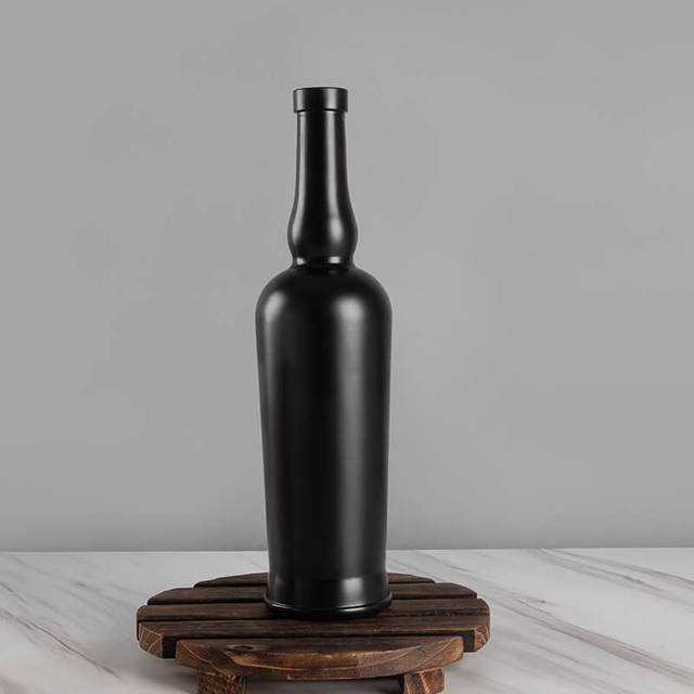 Cuello largo 750ml botellas de vidrio de licor transparente negro con corcho