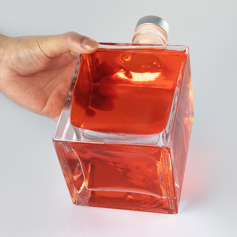Botella de licor de cubo