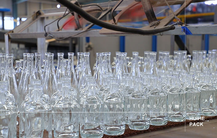 Botellas de vidrio terminadas