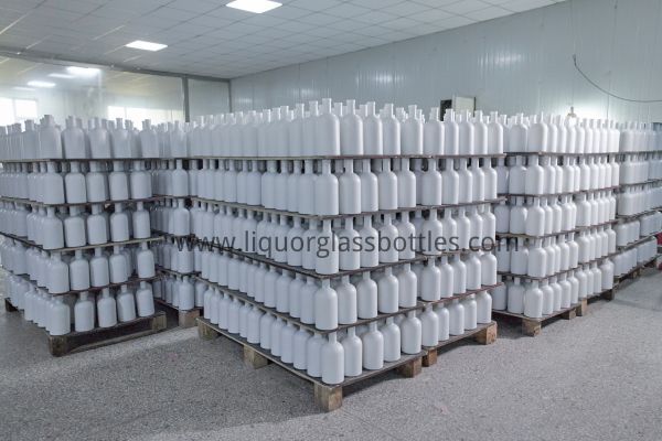 F&aacute;brica de botellas de vidrio de licor