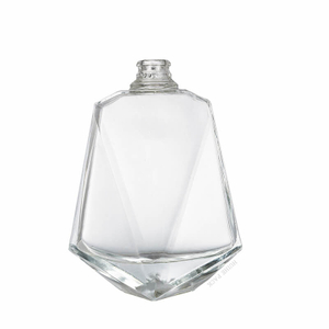 Diseño geométrico Botella de licor de vidrio facetado angular