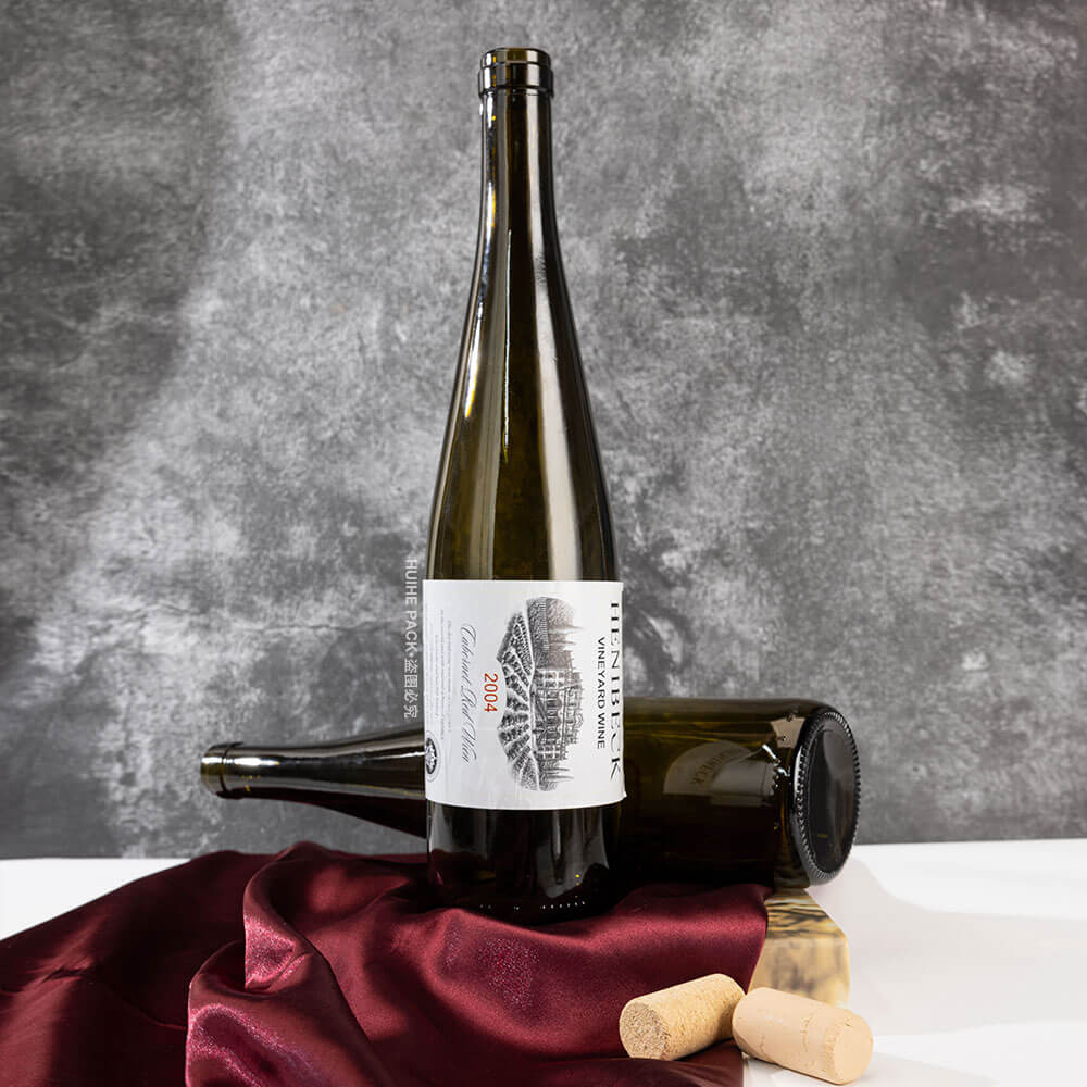 botella de vino de cuello largo