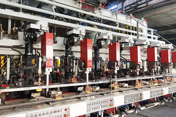 F&aacute;brica de botellas de licor (1)