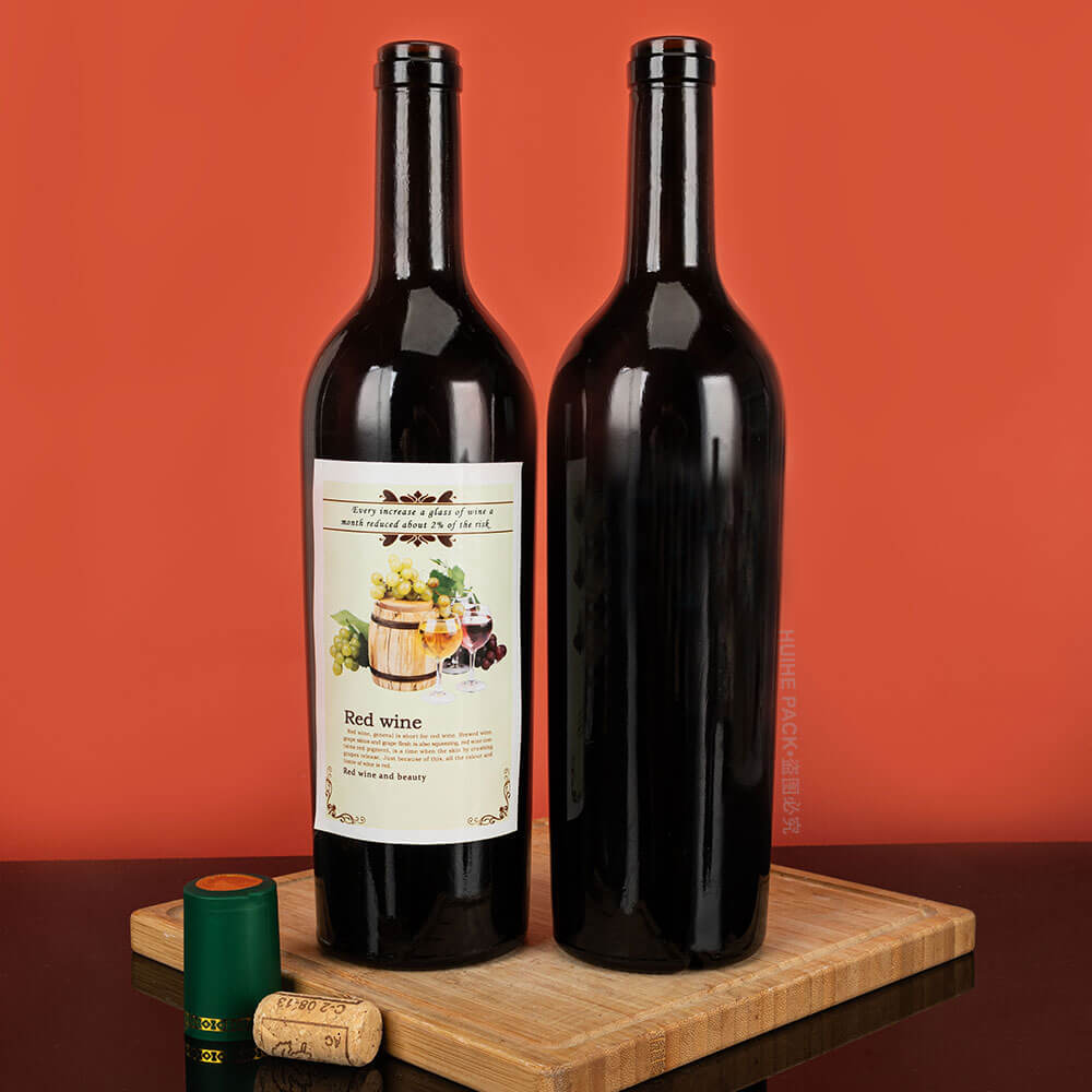 botella de vino con etiqueta