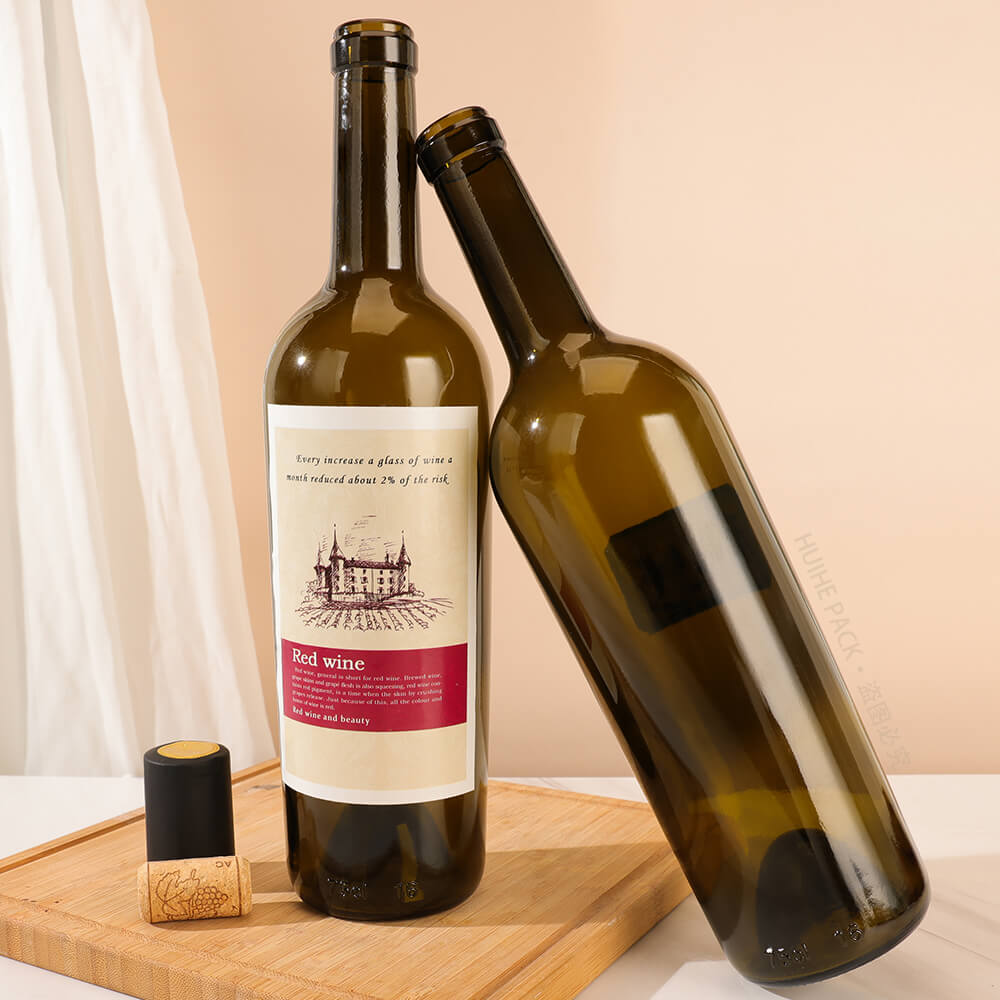 botella de vino tinto