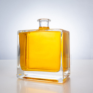 Botella de licor de minimalismo refinado de venta caliente