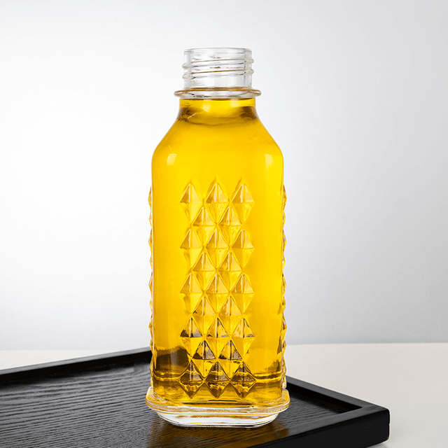 Patr&oacute;n en relieve de 650 ml de botella de licor de vidrio tipo diamante