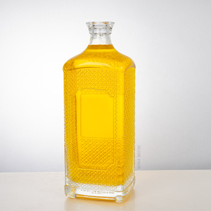 Botella de licor de vidrio cuadrado de 1000 ml en relieve
