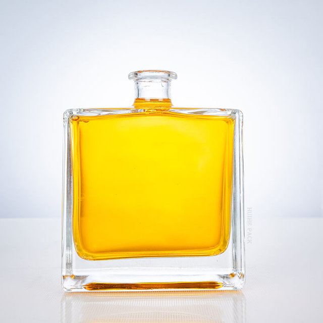 Botella de licor de minimalismo refinado de venta caliente