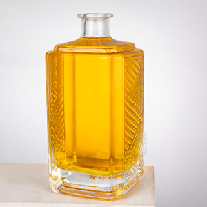 Botella de whisky de vidrio de prisma rectangular con mejor agarre