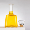 Botella de licor de vidrio de 250 ml cuello delgado de cuerpo de cuerpo trapezoidal de 750 ml