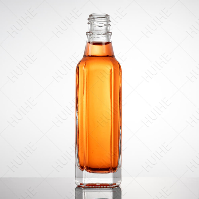 Mini botella de licor de dise&ntilde;o moderno de 50 ml con tap&oacute;n de rosca a granel