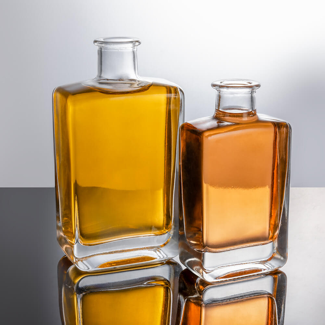 Cuello corto Pequeño 100 ml 200 ml de botellas de vidrio de alochol de alocolio cuadrado