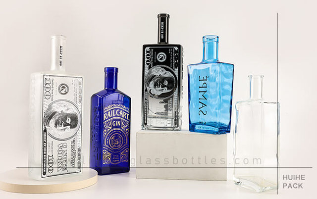 botella de licor cuadrada