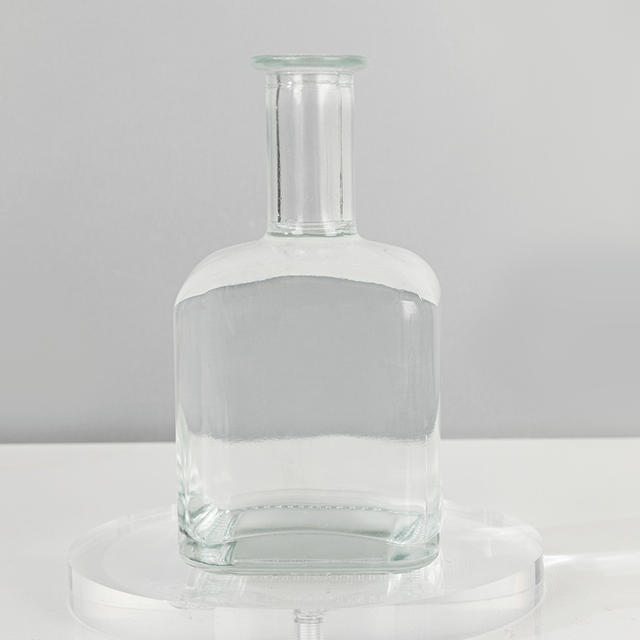 Botella de esp&iacute;ritu de vidrio de cuello largo de 350 ml con tapa de corcho