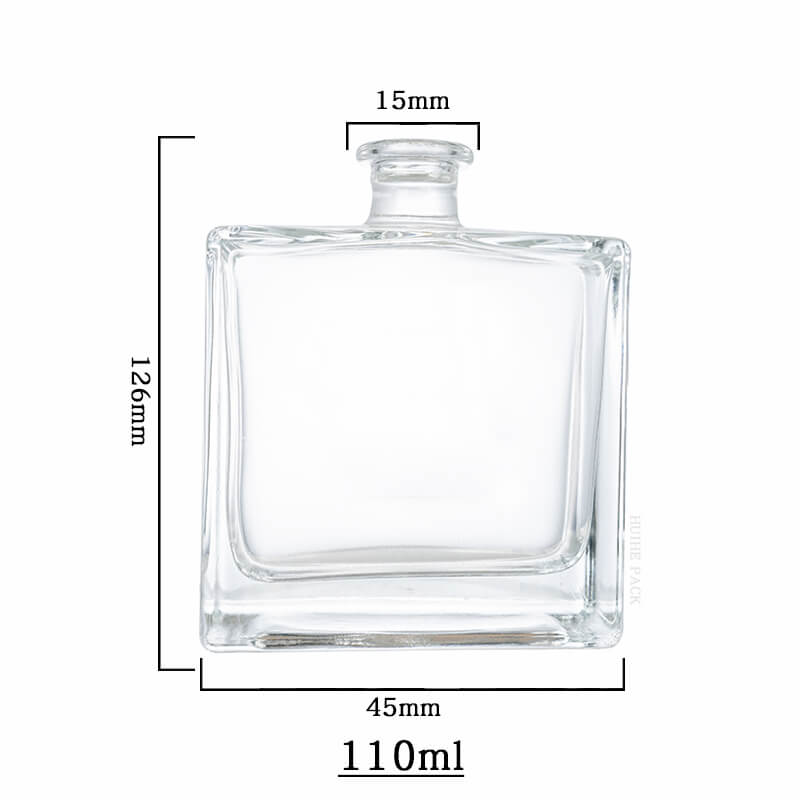 Refined Minimalism square liquor bottle-capacity Minimalismo refinado Capacidad de botella de licor cuadrada