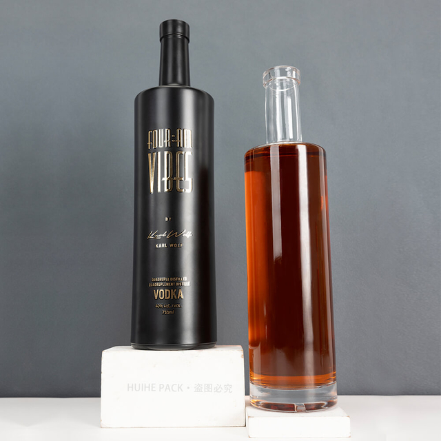 Kendo Gold Stamped 750 ml de botellas de vodka de vidrio transparente negro