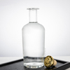 Botella de licor de vidrio de hombro redondo de 750 ml de cuello largo