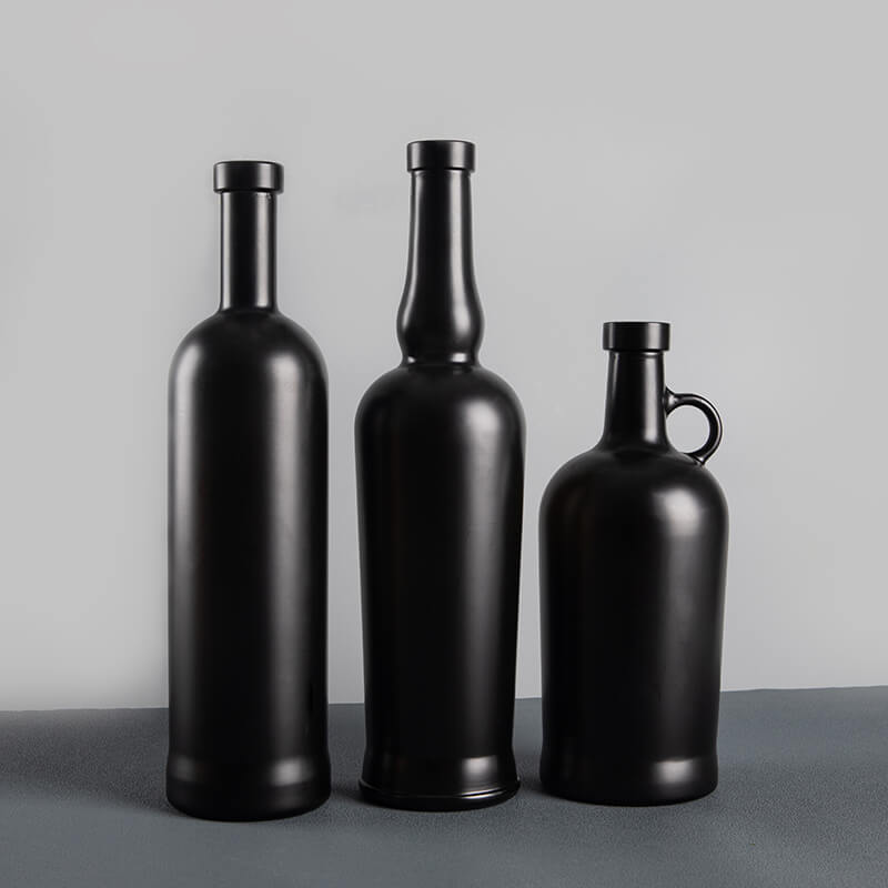 botellas de licor negro