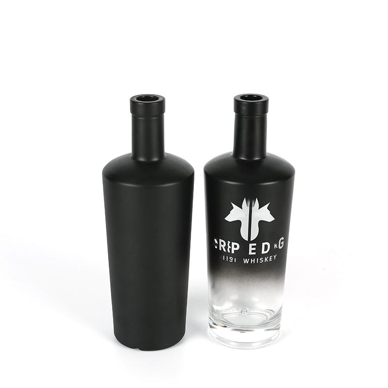 botellas de licor negro