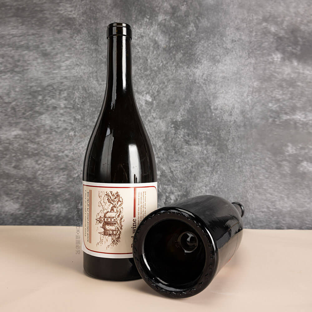 botella de vidrio burdeos