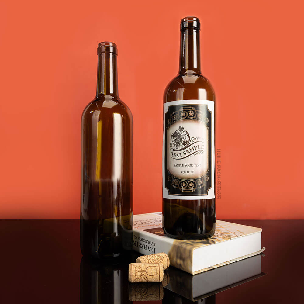 botella de vino con etiqueta