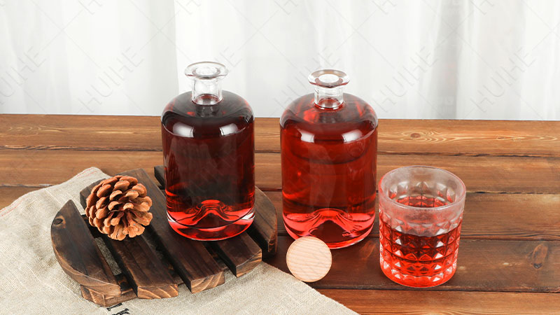 Botella de licor redonda cl&aacute;sica - botella de licor herbolario