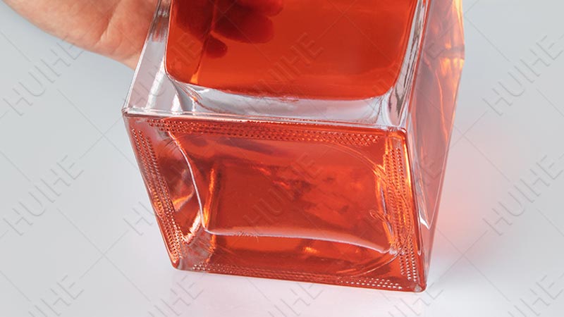 C&oacute;mo empacar botellas de vidrio en el equipaje - botella de fondo grueso