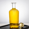 Botella de licor de vidrio de hombro redondo de 750 ml de cuello largo