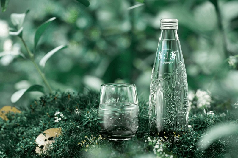 Tendencias de dise&ntilde;o de envases de agua premium 2026 botella de vidrio (111).jpg