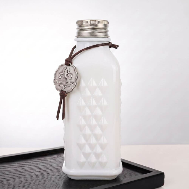 Patr&oacute;n en relieve de 650 ml de botella de licor de vidrio tipo diamante