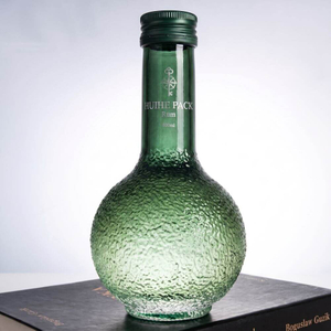 Pebble &uacute;nico: una botella de licor de frascos de 400 ml de patr&oacute;n